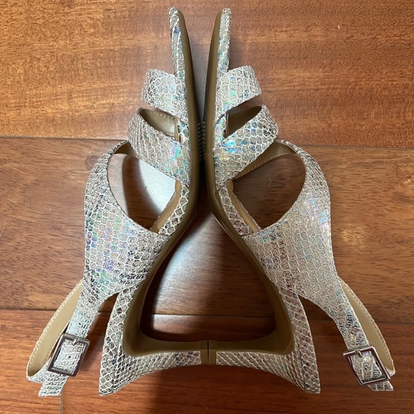 Naturalizer Iridescent Silver Metallic Snake Taimi Dress Sandals Heels Sz 8 - Picture 4 of 8